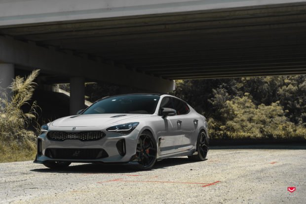 Kia-Stinger-EVO-Series-EVO-3-©-Vossen-Wheels-2022-12-620x415